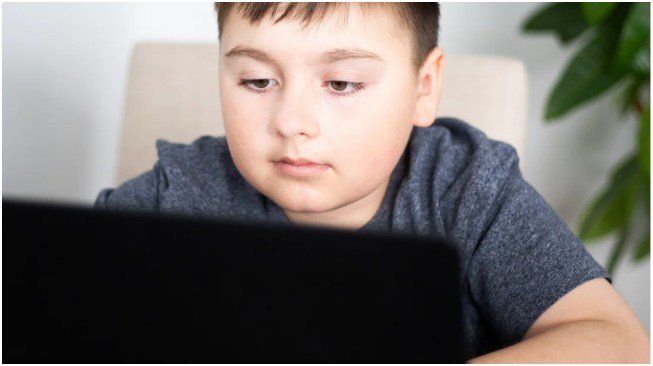Why does how to keep kids safe online 2026 focus on habits instead of control?