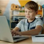how to keep kids safe online 2026
